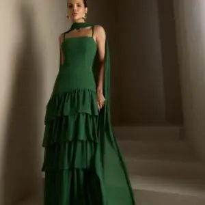 Vestido camadas com capa